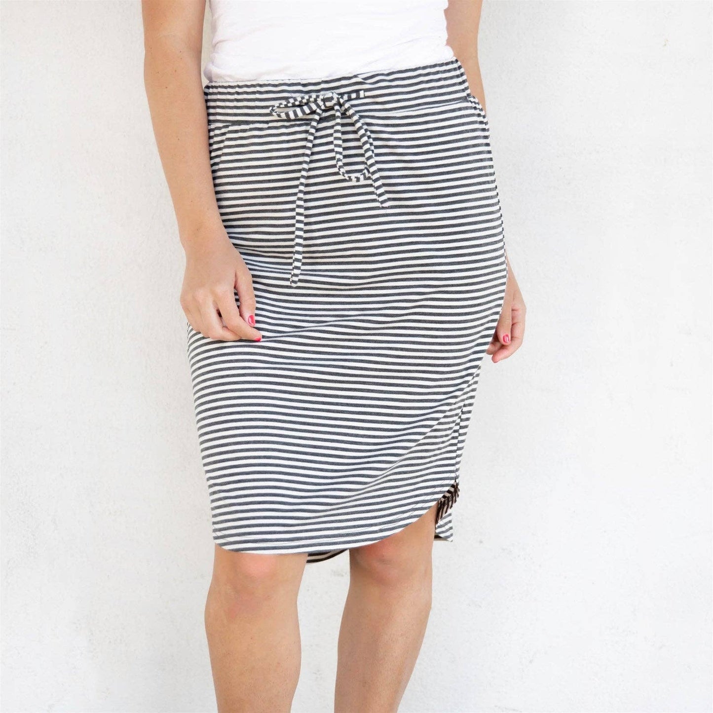 Thin Stripe Mabel Weekend Skirt; Charcoal Gray