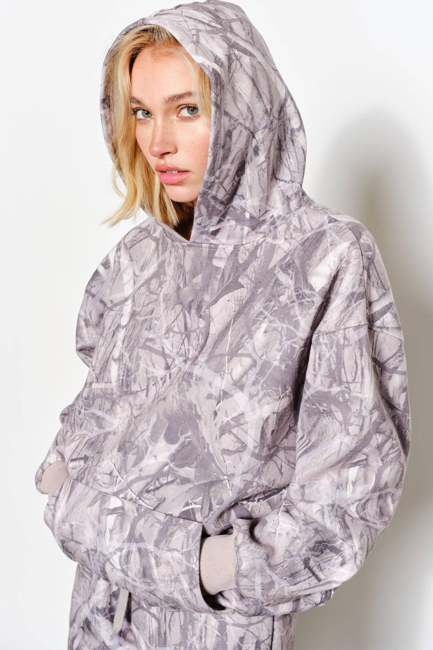 CAMO SWEATSHIRT