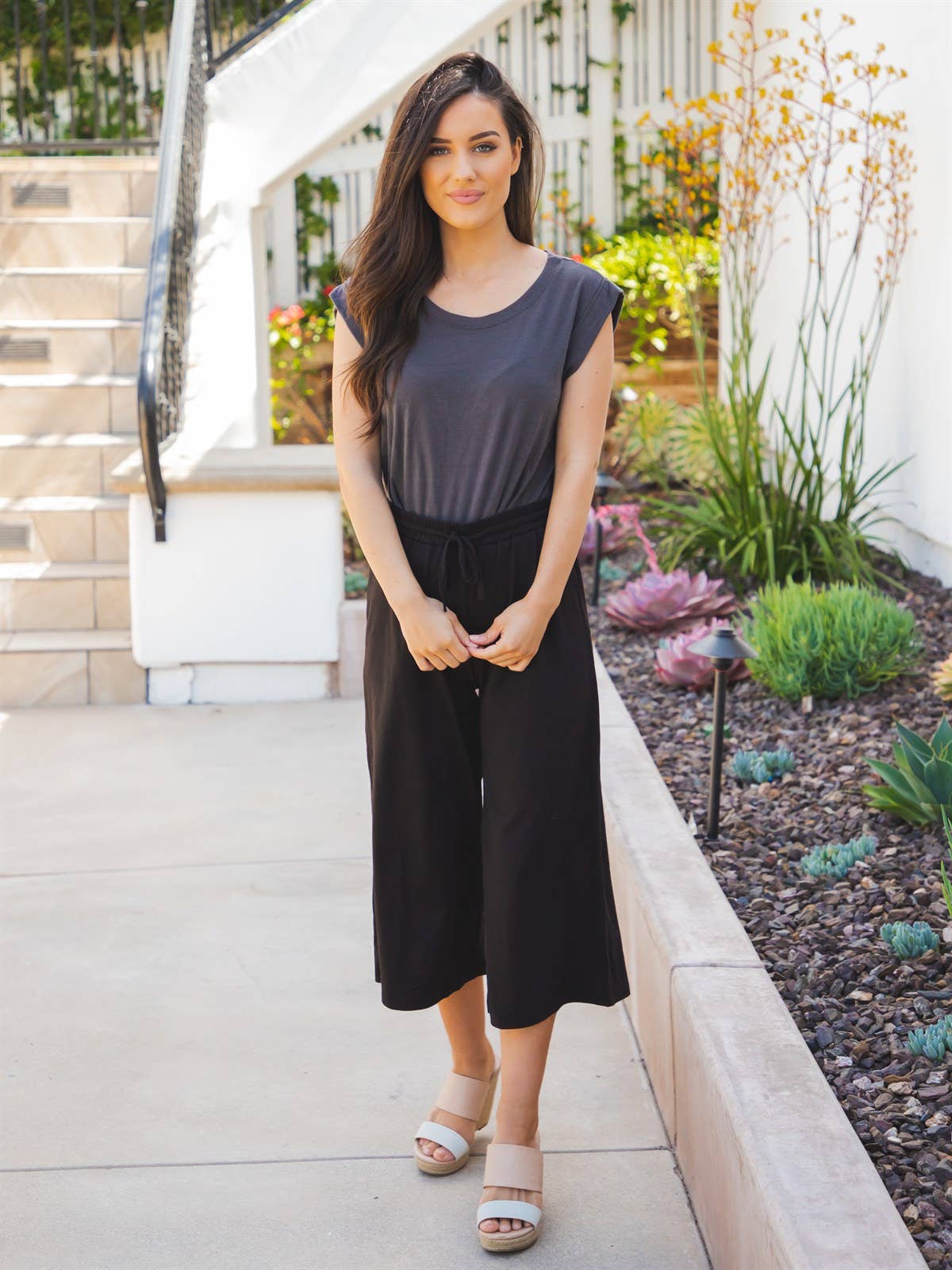 Cropped Wide Leg Gaucho Pants; Black