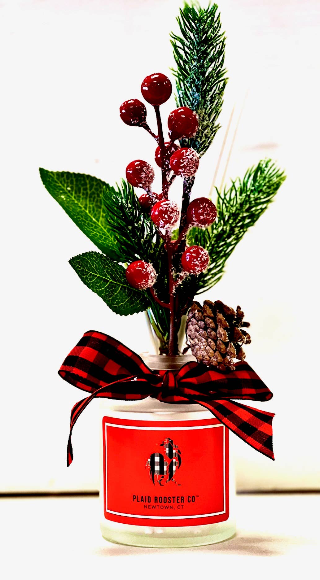 HOLIDAY Reed Diffuser with Holly and Pine Sprig