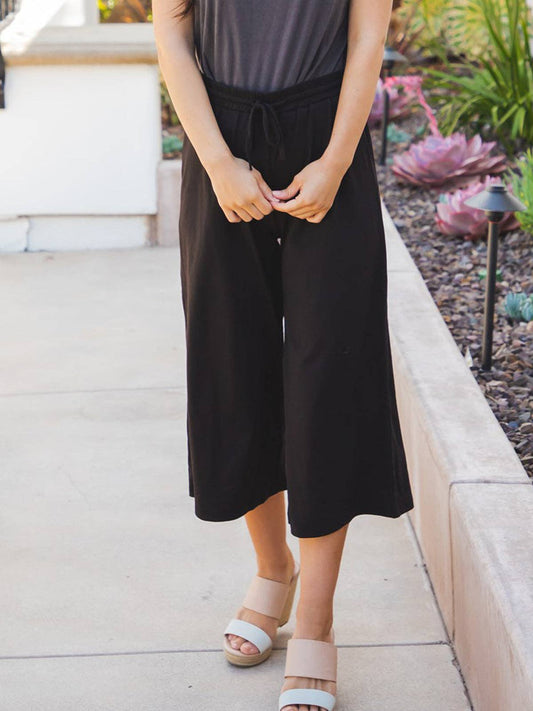 Cropped Wide Leg Gaucho Pants; Black