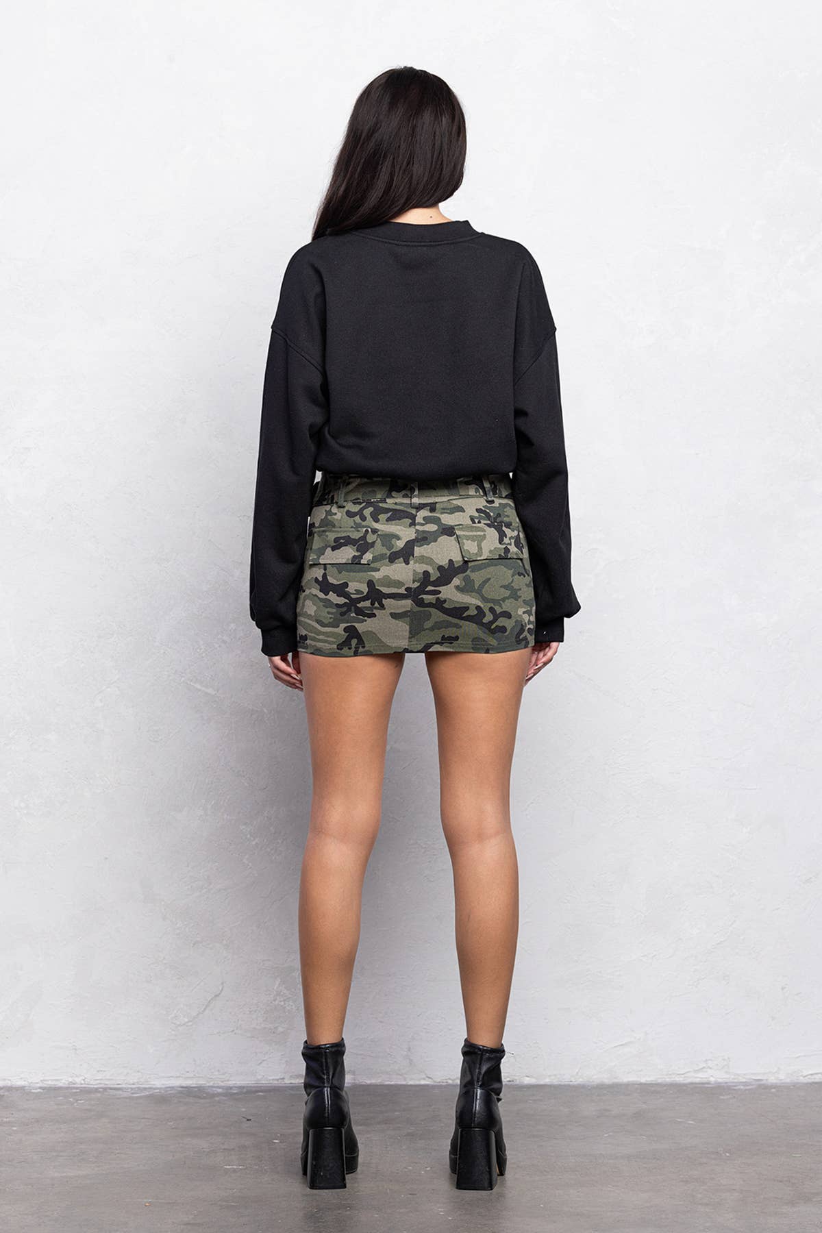Soft V neck cropped sweatshirt